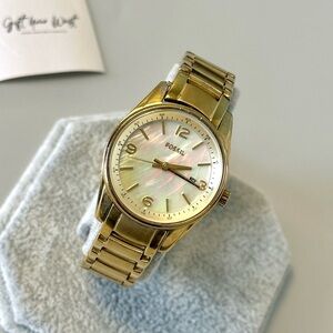 Fossil BQ1478 Mother Of Pearl Gold-Tone ladies’ Stainless Steel 29mm Watch
